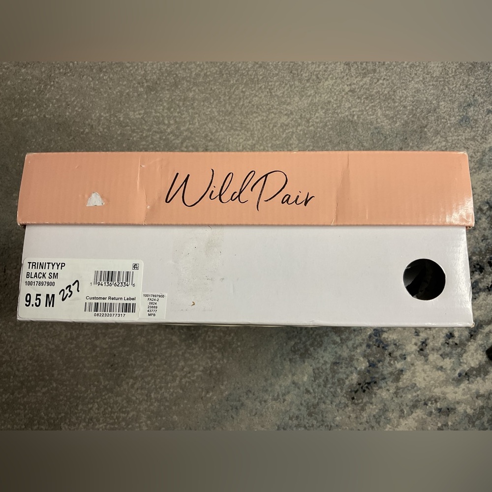 Wild Pair Trinityy Black Pointed Toe Sock Boots - Size 9.5 (NIB) - Picture 13 of 13